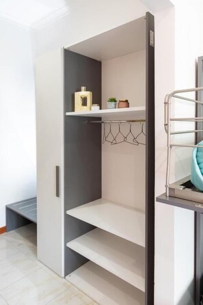 家庭四人房, 城市景觀 | 客房內保險箱、免費無線上網