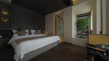 Luxury Suite, City View | Blackout drapes, free WiFi, bed sheets