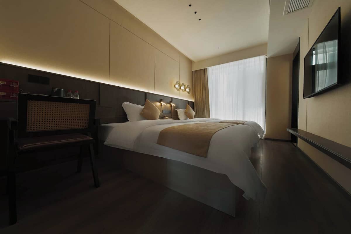 Quarto triplo standard, vista para a cidade | Cortinas blackout, Wi-Fi de cortesia, roupa de cama