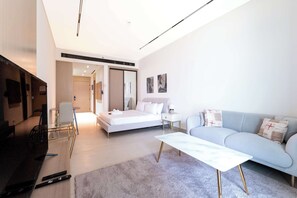 Iron/ironing board, WiFi, bed sheets - Free housekeeping visits during your stay - StayShort - Amazing Studio in JVC that Sleeps 2 with Balcony! (JVC)