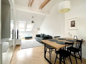 Dining - Chic 3-bedroom maisonette with terrace (Prague 2)