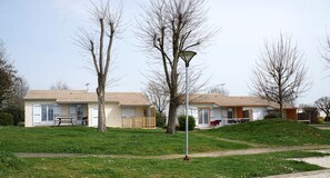 Front of property - Village Vacances Gîtes Les Rivières (Maché)
