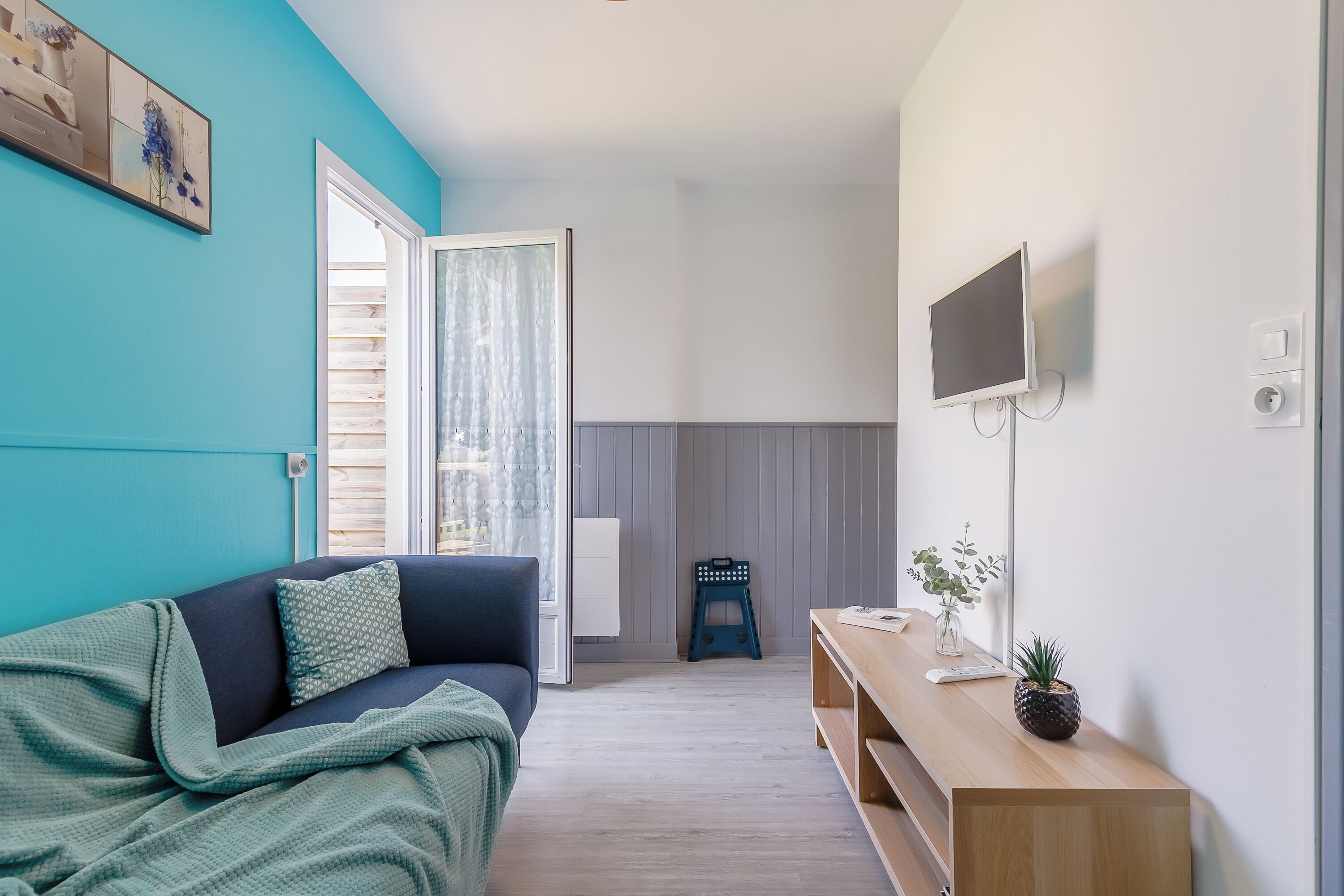 Premium House, 2 Bedrooms, Non Smoking, Terrace | Ruang tamu | Meja ping pong, buku-buku 