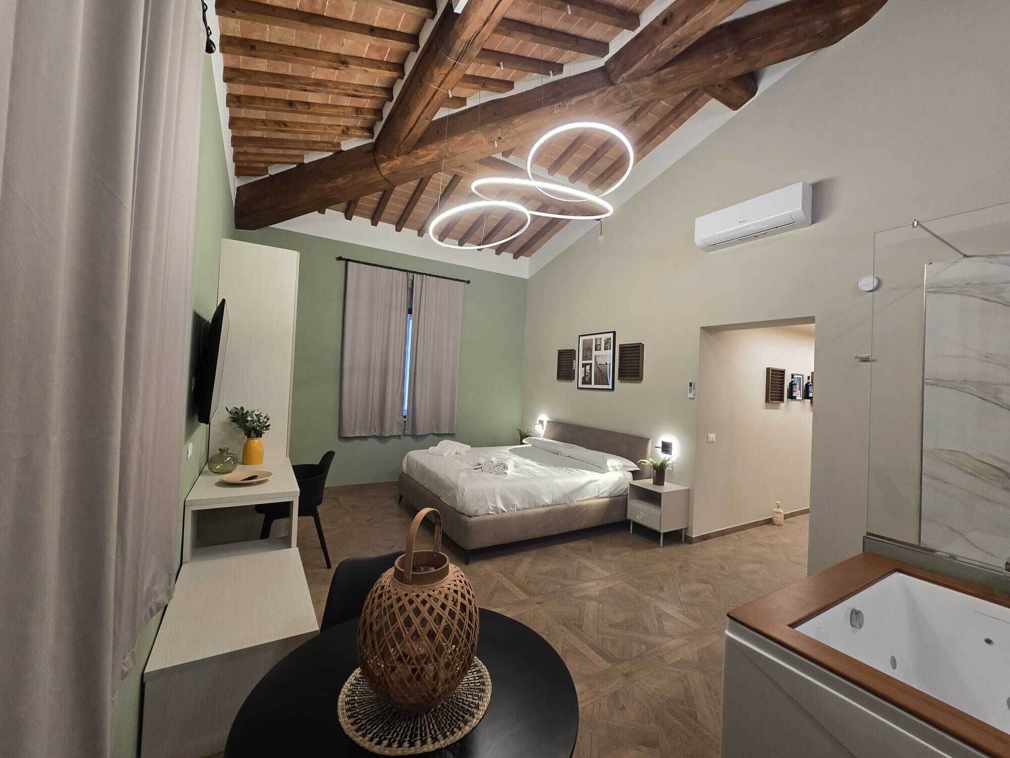 Deluxe Room | Blackout curtains, iron/ironing board, free WiFi