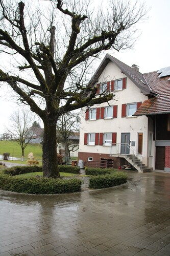 Holiday Apartment with Shared Garden and Wi-Fi