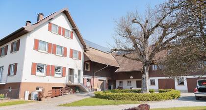 Holiday Apartment with Shared Garden and Wi-Fi