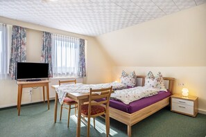1 bedroom, WiFi, bed sheets