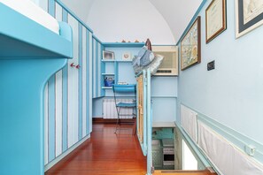 公寓, 2 間臥室, 露台, 海景 | 免費無線上網、床單