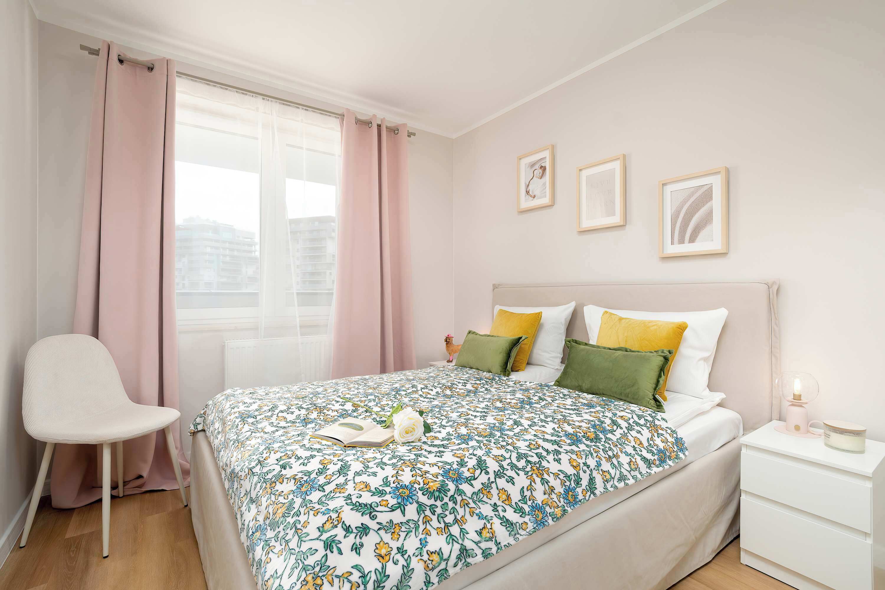 1 bedroom, iron/ironing board, travel crib, WiFi