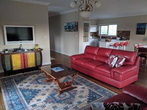 Casa, 3 camere da letto, balcone | Soggiorno | Libri