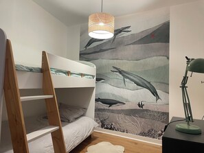 3 slaapkamers, reisbedje, gratis wifi, beddengoed