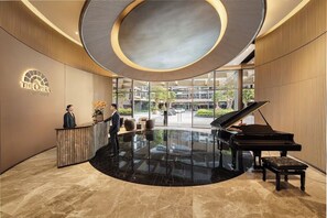Reception - Honey The Opera Luxury Residence (Thu Thiem)