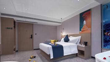 Habitación doble superior de uso individual | Escritorio, wifi gratis, decoración individual y ropa de cama