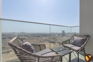 Standard-Apartment, 1 King-Bett und Schlafsofa, Balkon, Stadtblick | Blick vom Balkon