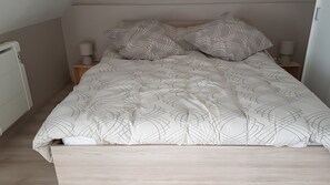 2 bedrooms, iron/ironing board, WiFi, bed sheets - Gîte des Champs Forts – 5 Minutes from Beauval Zoo (Châteauvieux)
