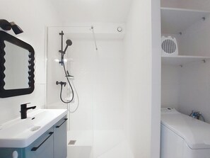 Bathroom - La Frégate by Interhome (Vaux Sur Mer)
