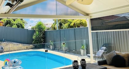 Boutique Beach House Sleeps 10