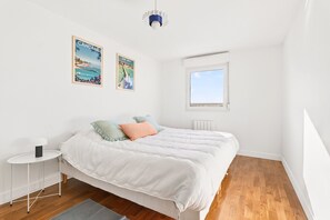 1 bedroom, free WiFi - Apartment for 2, terrace, near the beach (Dinard)
