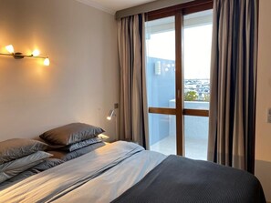 2 bedrooms, iron/ironing board, WiFi, bed sheets - Vilamoura Marina stunning duplex (Vilamoura)