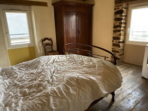 Unclassified image, 2 of 10, button - Holiday Home “La Maison De Germaine” with Private Terrace and Air Conditioning (Rayssac)