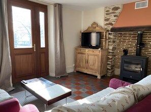 Unclassified image, 5 of 10, button - Holiday Home “La Maison De Germaine” with Private Terrace and Air Conditioning (Rayssac)