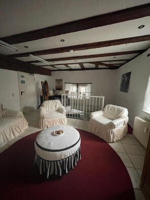 Immagine non classificata, 2 di 12, pulsante