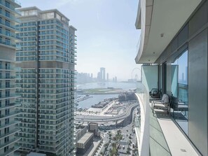 Property grounds - Beachfront Living with Marina Skyline Views (Dubai)