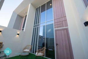 Terrace/patio - Bloomfields Premium 1BR Duplex in Ru (Dubai)