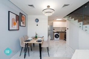 Dining - Bloomfields Premium 1BR Duplex in Ru (Dubai)