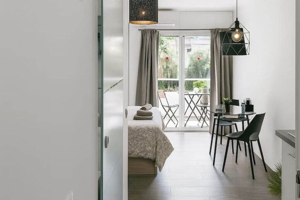 1 slaapkamer, een strijkplank/strijkijzer, wifi, beddengoed