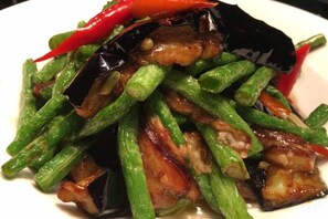Ảnh chưa phân loại, 4 trong số 60 ảnh, nút