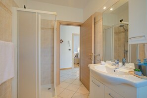 Family Apartment, Multiple Bedrooms (Agritur Laura- Sogno zen 6) | Bathroom - Agrilaura Apartments (Nago-Torbole)