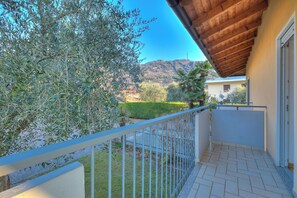 Family Apartment, Multiple Bedrooms (Agritur Laura - L'angolo dei Fiori 4) | Property grounds - Agrilaura Apartments (Nago-Torbole)