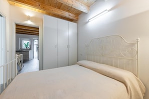 1 bedroom, iron/ironing board, WiFi, bed sheets - Aura Milanese is much more than a B&B (Milano)
