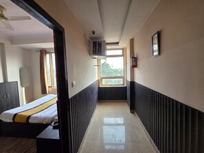 Deluxe Room, River View | Free WiFi - Hotel Ganges Park (Haridwar)