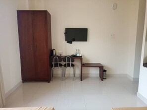 Deluxe Double or Twin Room | Interior - Hotel Evergreen 9 (Phuntsholing)