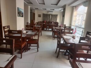 Dining - Hotel Evergreen 9 (Phuntsholing)