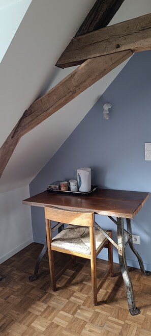 Dining - Guest Room “Chambre Bleue” (Cérans-Foulletourte)