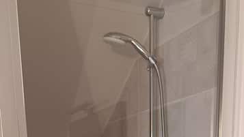 Douche, sĂšche-cheveux