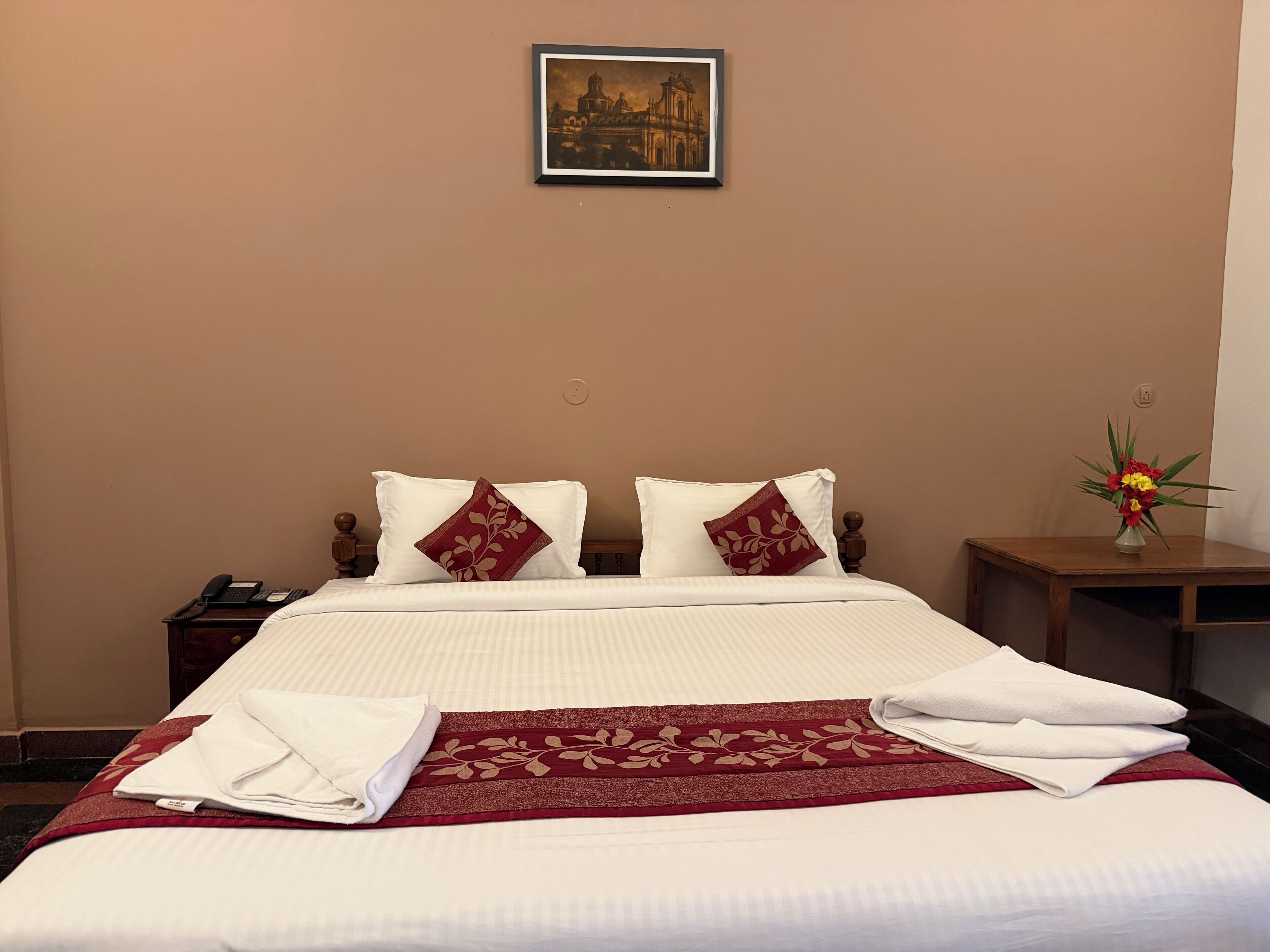 Suite estudio | Escritorio, espacio para trabajar con un portátil, wifi gratis