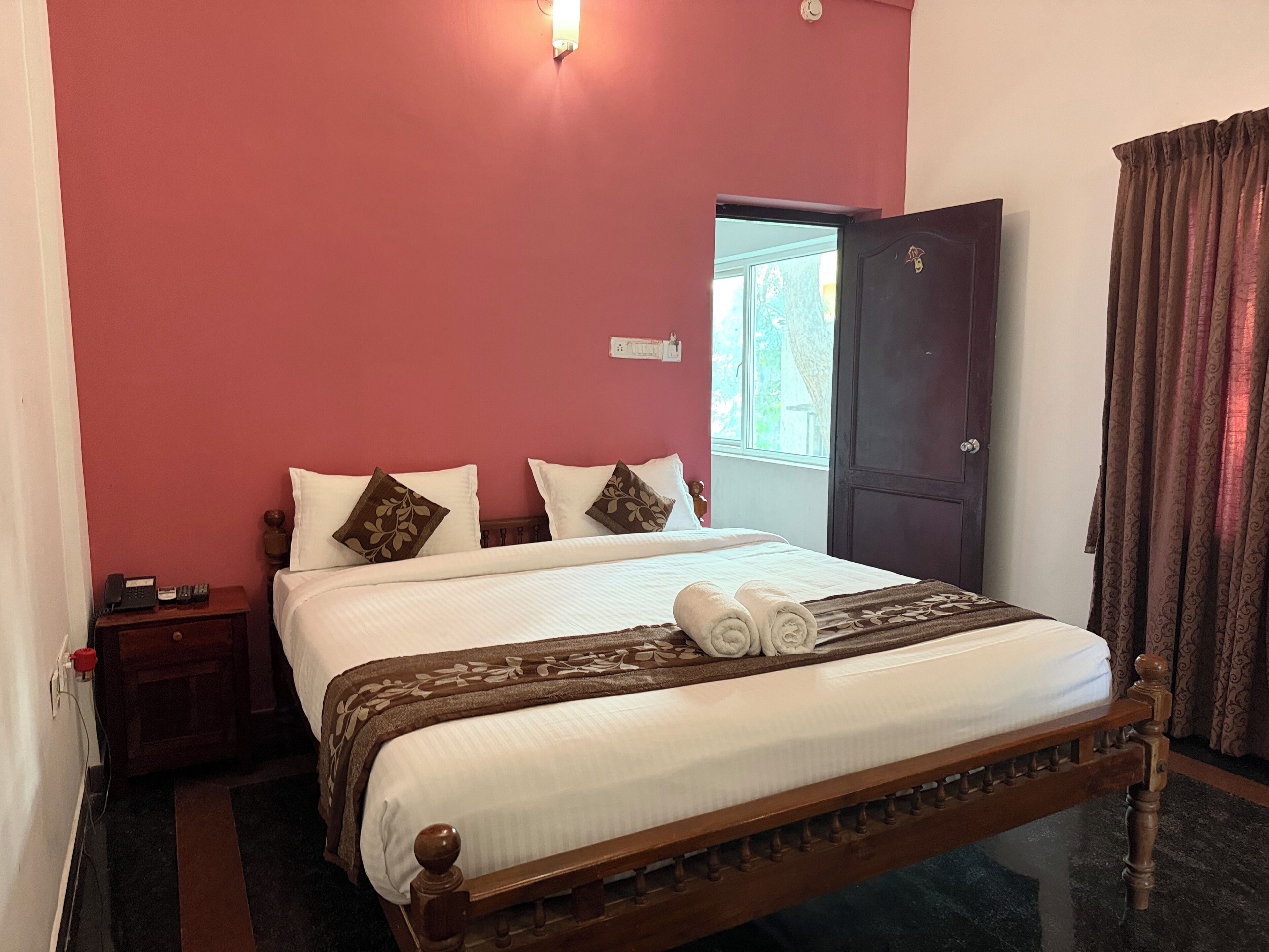 Habitación Deluxe doble | Escritorio, espacio para trabajar con un portátil, wifi gratis