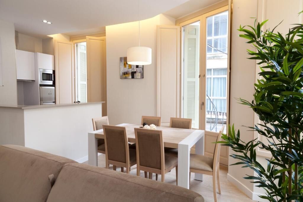 ซูพีเรียอพาร์ทเมนท์, 2 ห้องนอน, ระเบียง