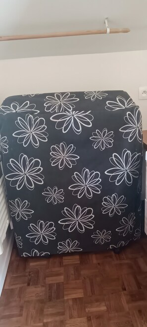 Luokittelematon kuva, 5 kautta 20, painike