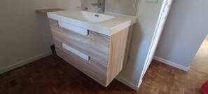 Luokittelematon kuva, 3 kautta 20, painike