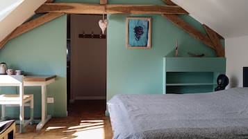 1 habitación, wifi y ropa de cama