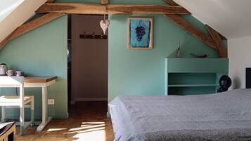 1 habitación, wifi y ropa de cama