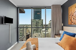 Apartment | 1 bedroom, laptop workspace, bed sheets - Bright 1-bed Retreat in Charlotte Towers (Brisbane)