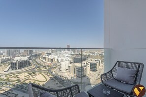 Standard-Apartment, 1 King-Bett und Schlafsofa, Balkon, Stadtblick | Blick vom Balkon