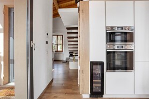 Interior - Holiday Home 'Cinque Terre - Laspezia - Loft 1910' with Garden, Balcony and Wi-Fi (La Spezia)