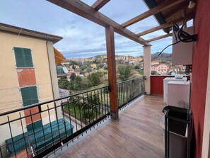 Unclassified image, 2 of 18, button - Holiday Home 'Cinque Terre - Laspezia - Loft 1910' with Garden, Balcony and Wi-Fi (La Spezia)
